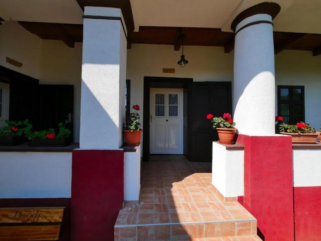 Almosdi Topart Vendeghaz Exterior foto
